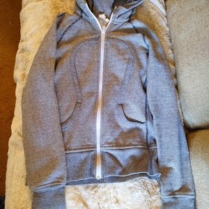 Lululemon long-sleeved fleece-lined top